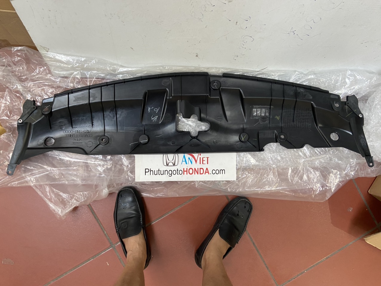 Tấm nhựa che khóa capo xe Honda CIVIC 2006 đến 2011